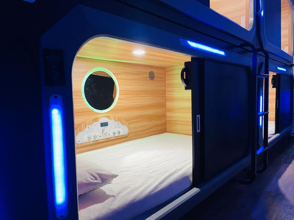 6 Bed Mix luxury pod ensuite pvt bathroom